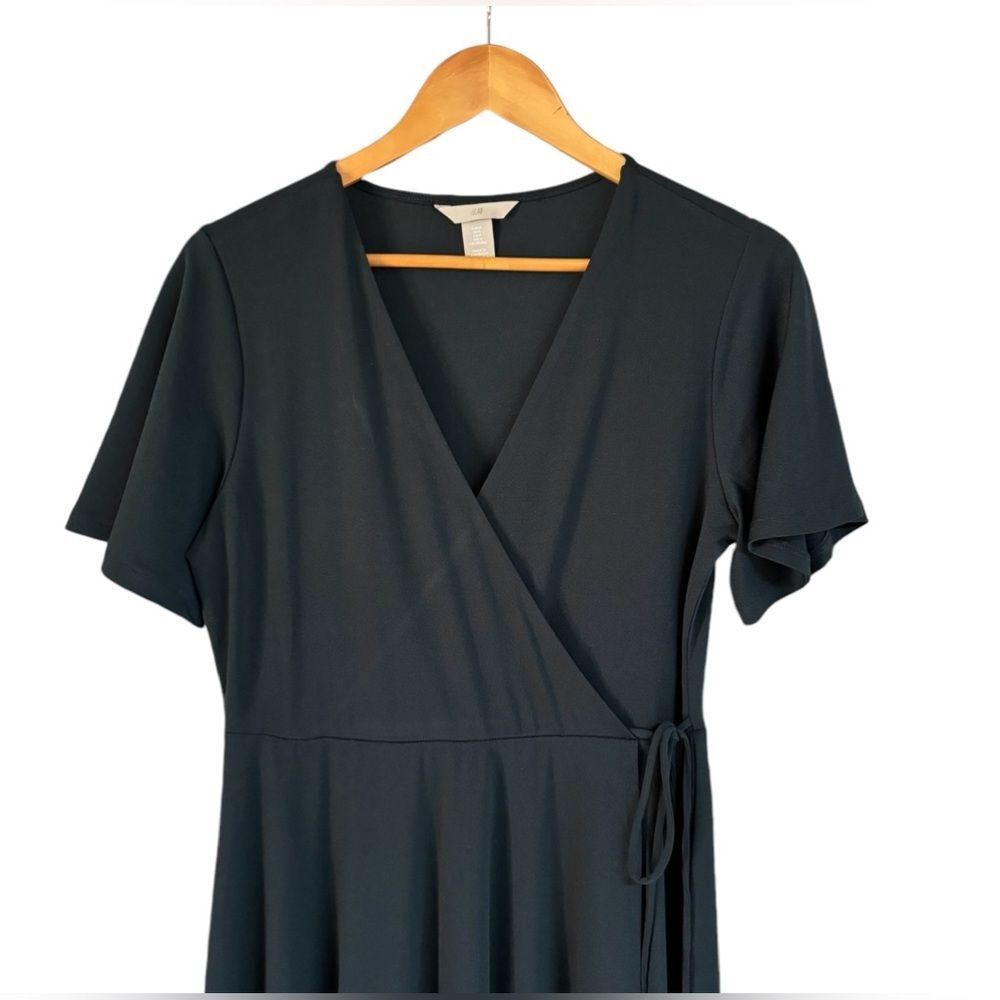 H&M Butterfly Sleeved Black Jersey Dress Size Medium NWT 7 0472 - Picture 3 of 9